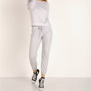 Beyond Yoga Living Easy Sweatpants Gray Leopard Medium